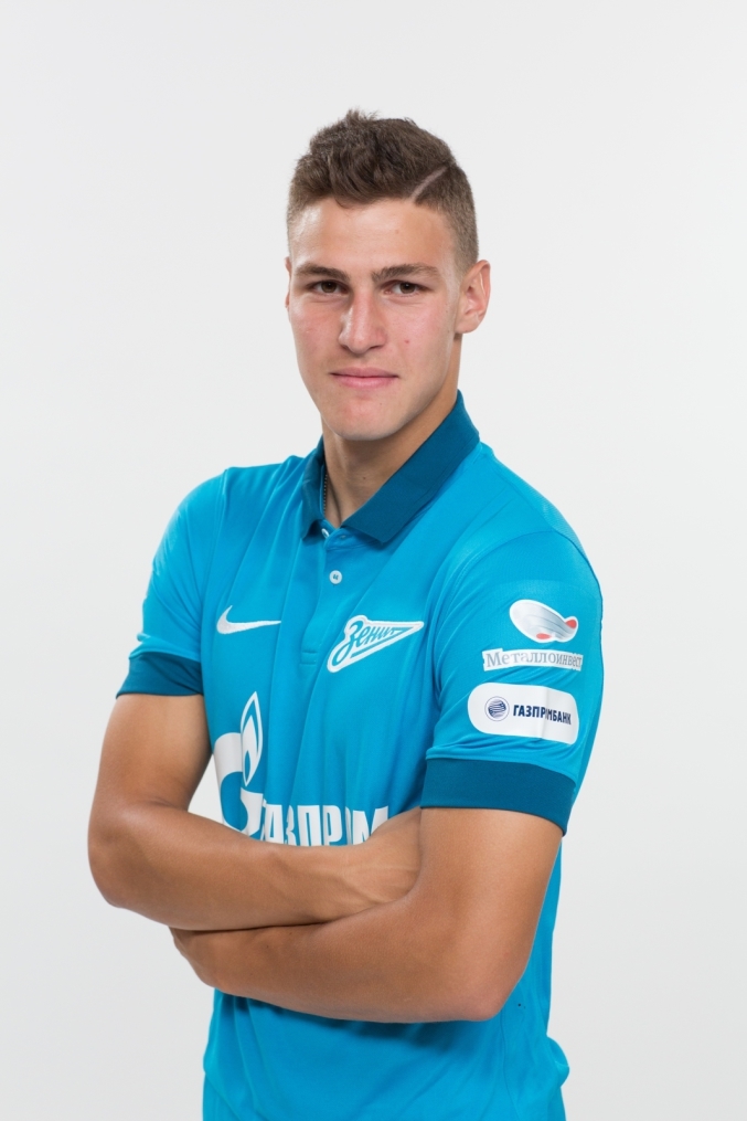 Фотосессия футболистов и тренеров молодежной команды «Зенита»