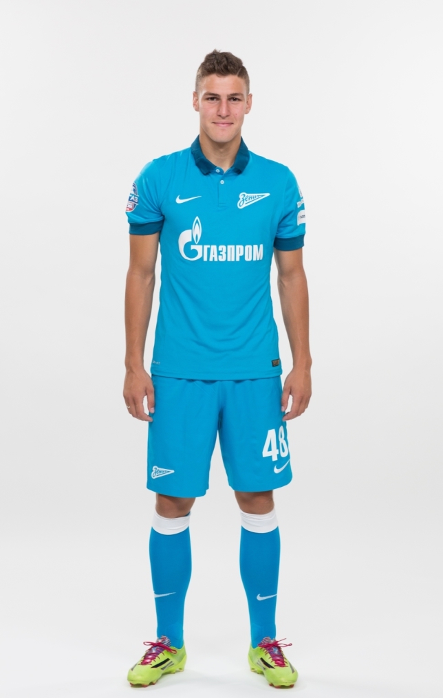 Фотосессия футболистов и тренеров молодежной команды «Зенита»