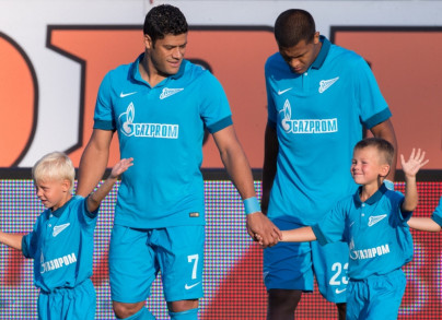 Дети из группы поддержки «Зенит Фан»