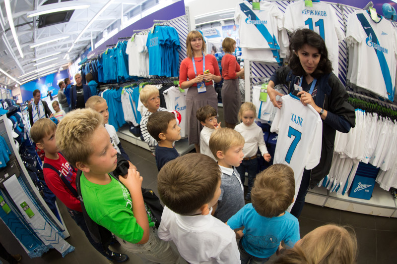 Дети из группы поддержки «Зенит Фан»