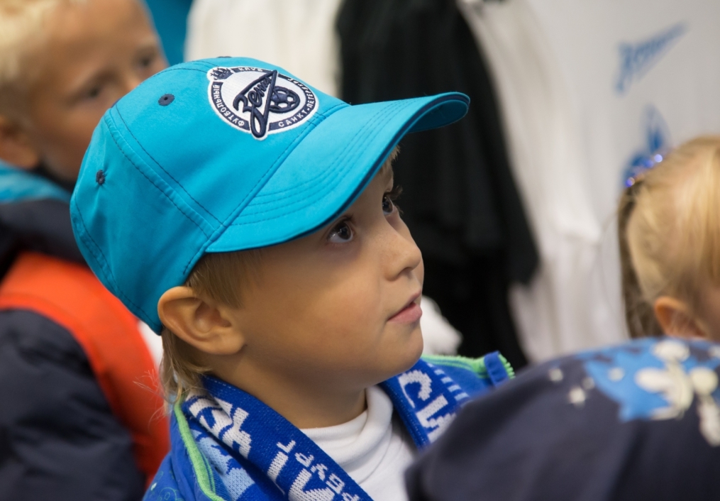 Дети из группы поддержки «Зенит Фан» на матче «Зенит» — «Динамо»