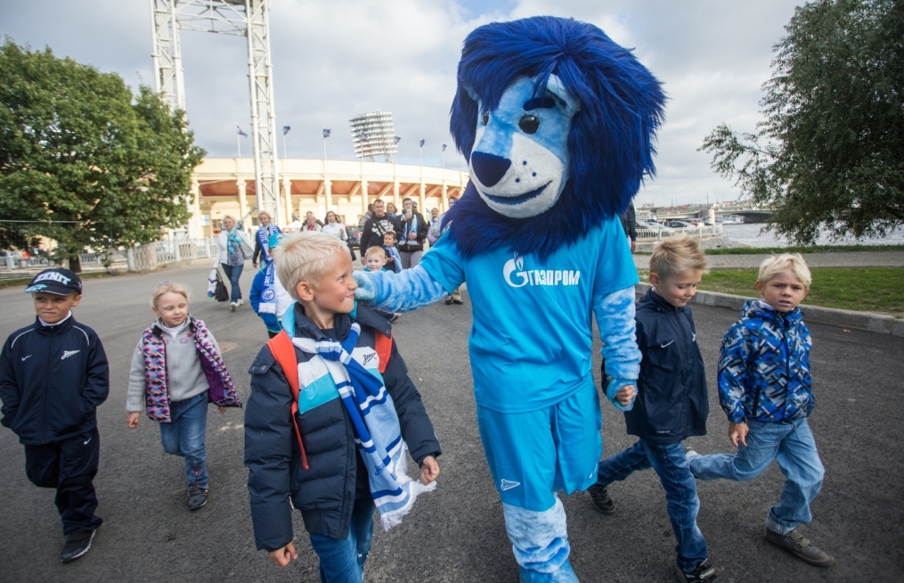 Дети из группы поддержки «Зенит Фан» на матче «Зенит» — «Динамо»