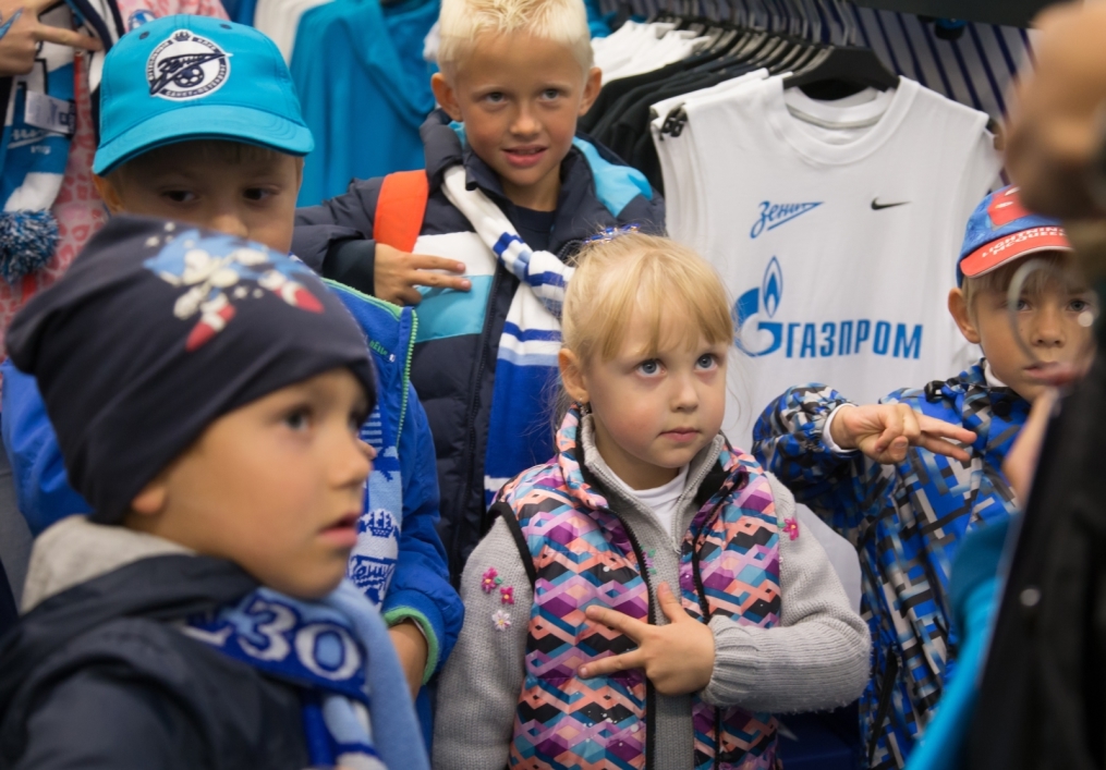Дети из группы поддержки «Зенит Фан» на матче «Зенит» — «Динамо»
