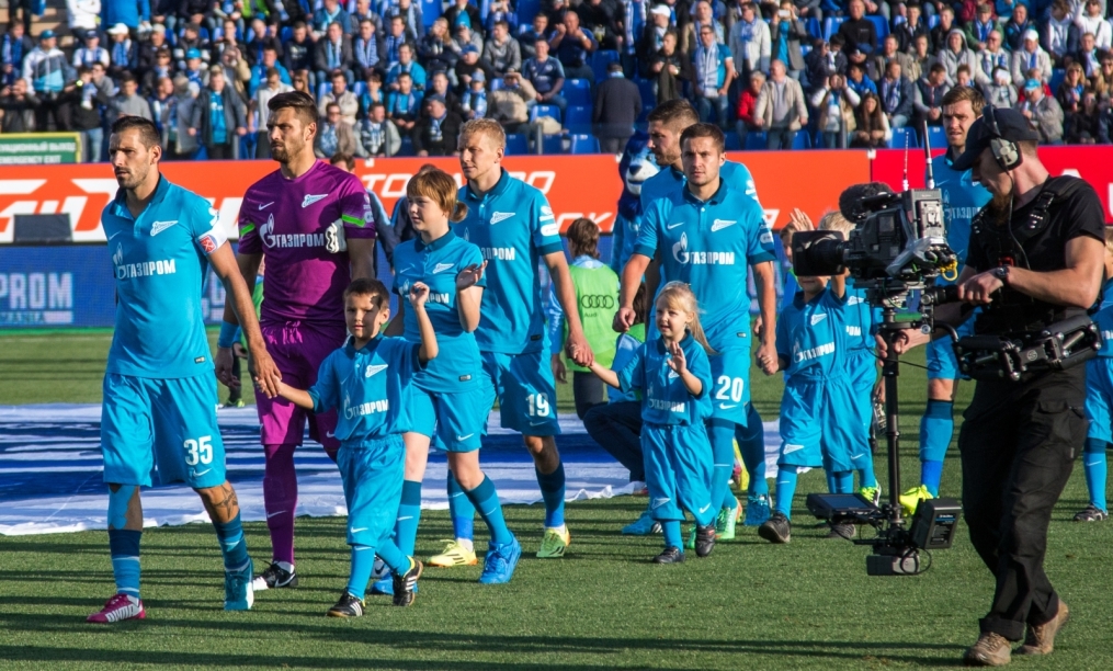 Дети из группы поддержки «Зенит Фан» на матче «Зенит» — «Динамо»