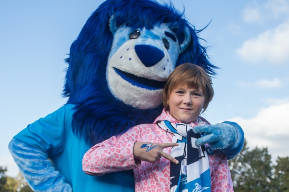 Дети из группы поддержки «Зенит Фан» на матче «Зенит» — «Динамо»