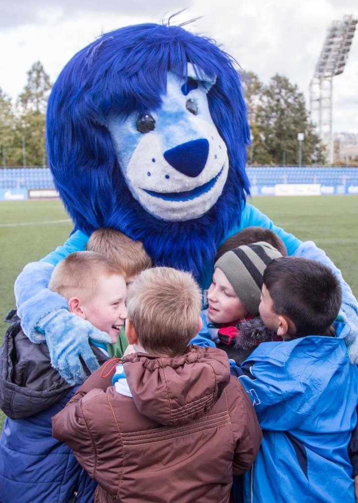 Слабовидящие дети вывели игроков «Зенита»  на матче  «Зенит» — «Спартак»
