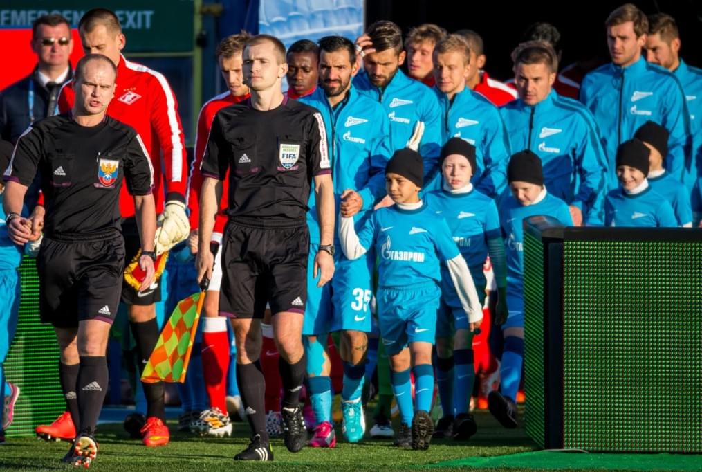 Слабовидящие дети вывели игроков «Зенита»  на матче  «Зенит» — «Спартак»