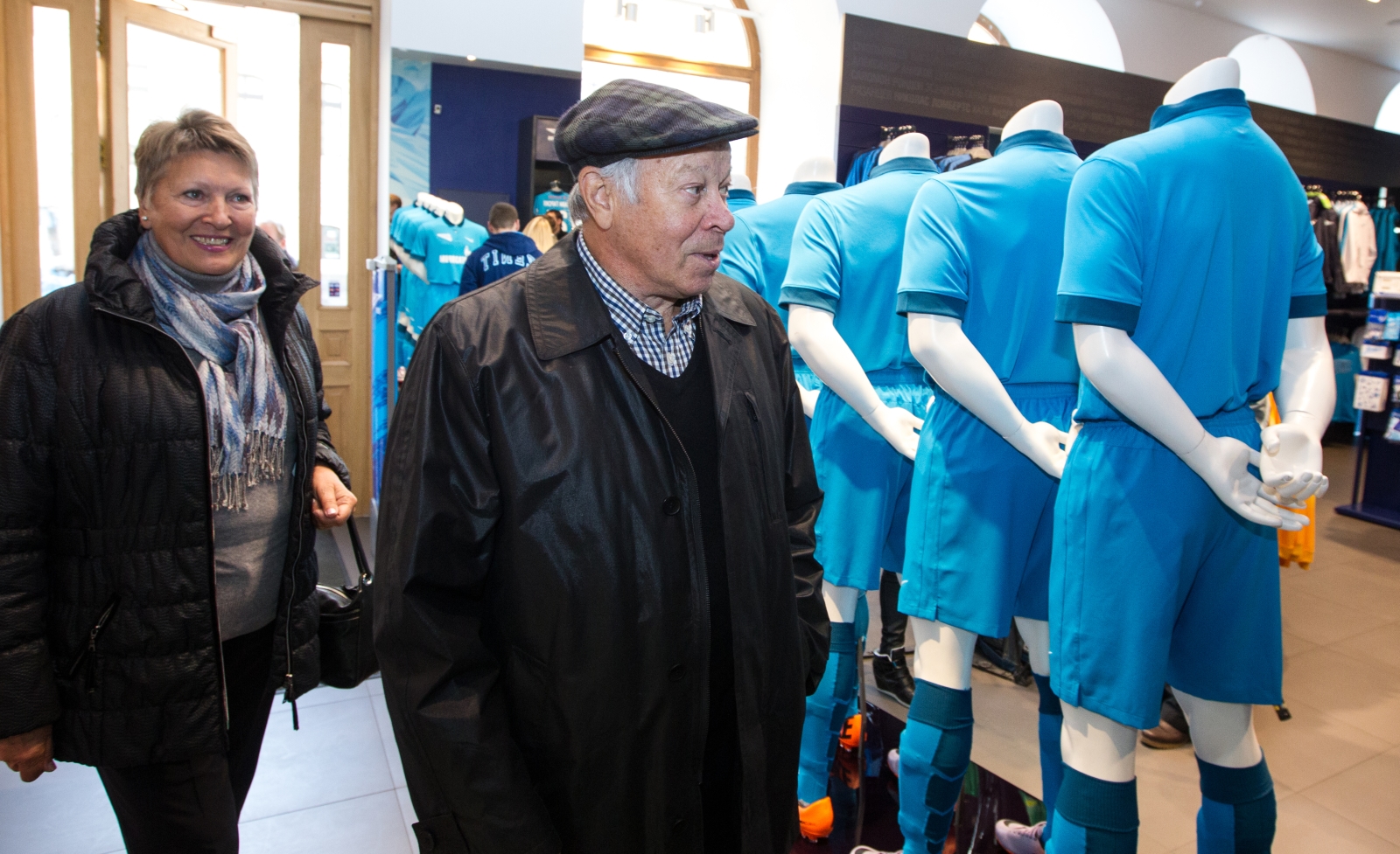 Открытие выставки к юбилею Станислава Завидонова