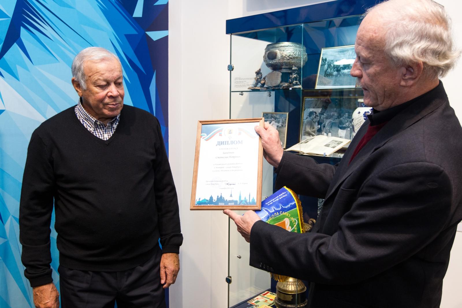 Открытие выставки к юбилею Станислава Завидонова