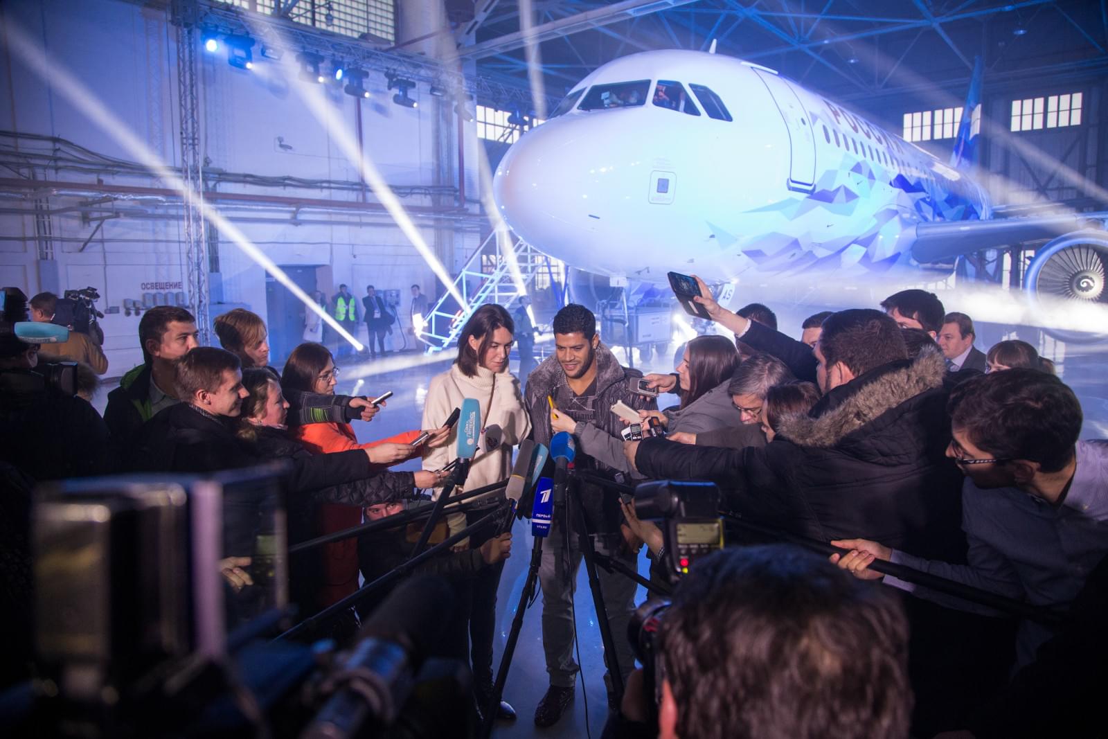 Авиакомпания «Россия» и «Зенит» представили  клубный самолет