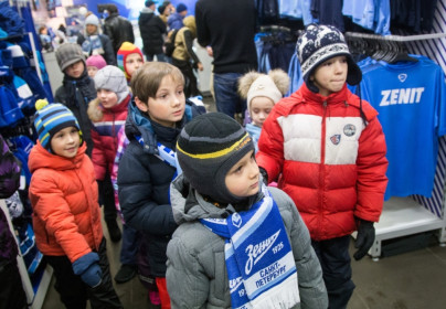 Дети из группы поддержки «Зенит Фан» на матче «Зенит» — «Кубань»