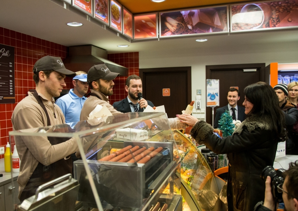 Николас Ломбертс и Юрий Лодыгин в акции «Газпром-нефть» — «Звездный шеф-повар»