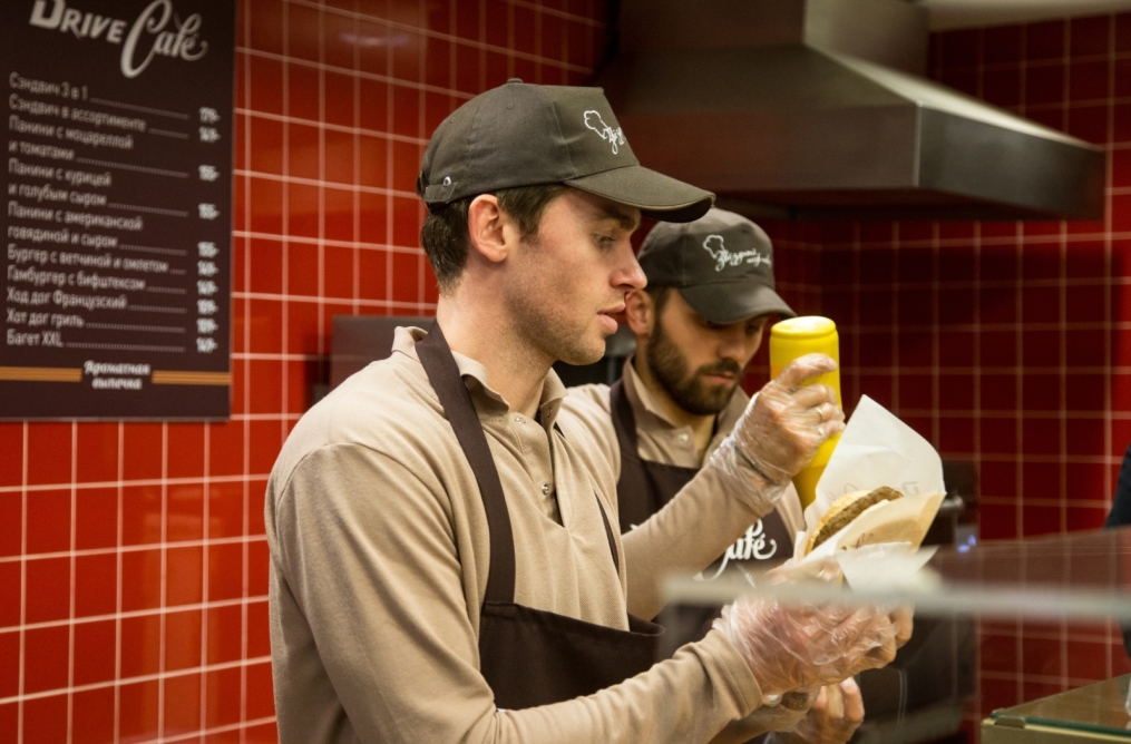 Николас Ломбертс и Юрий Лодыгин в акции «Газпром-нефть» — «Звездный шеф-повар»