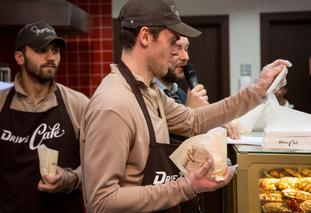 Николас Ломбертс и Юрий Лодыгин в акции «Газпром-нефть» — «Звездный шеф-повар»