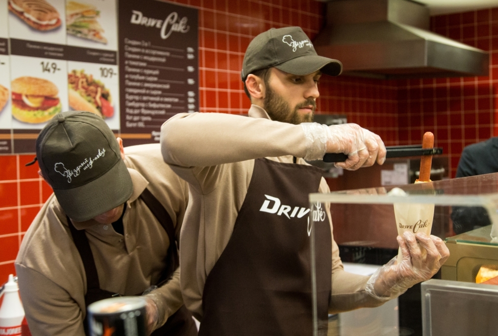 Николас Ломбертс и Юрий Лодыгин в акции «Газпром-нефть» — «Звездный шеф-повар»