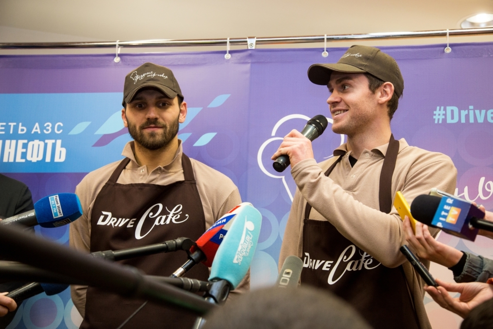 Николас Ломбертс и Юрий Лодыгин в акции «Газпром-нефть» — «Звездный шеф-повар»