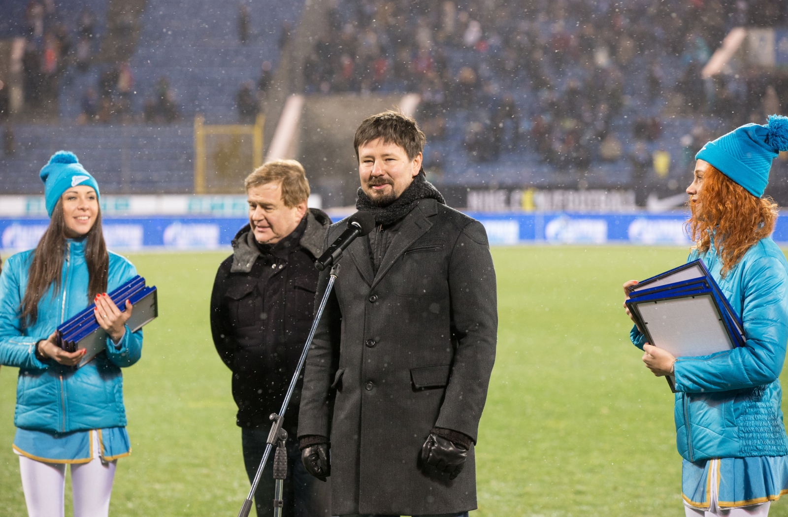 Воспитанники детских домов поддержали «Зенит» на «Петровском»