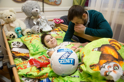 Вице-губернатор Петербурга и тренеры «Зенита» поздравили детей из «Детского хосписа» с Новым Годом