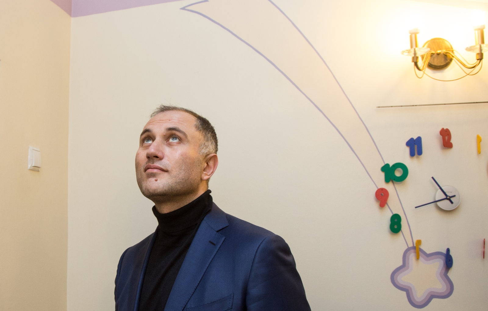 Вице-губернатор Петербурга и тренеры «Зенита» поздравили детей из «Детского хосписа» с Новым Годом