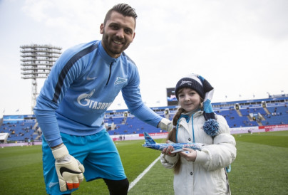 Вручение самолета авиакомпании «Россия» победительнице конкурса