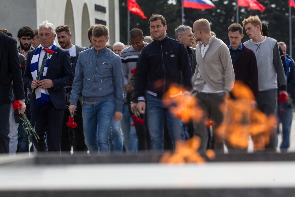 «Зенит» на Пискаревском мемориале
