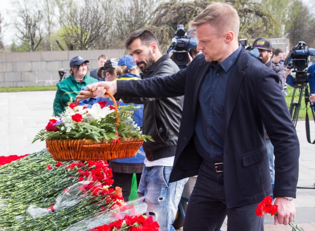 «Зенит» на Пискаревском мемориале