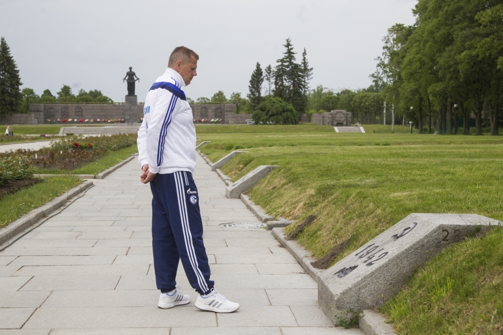 «Шальке 04» побывали на Пискаревском Мемориале