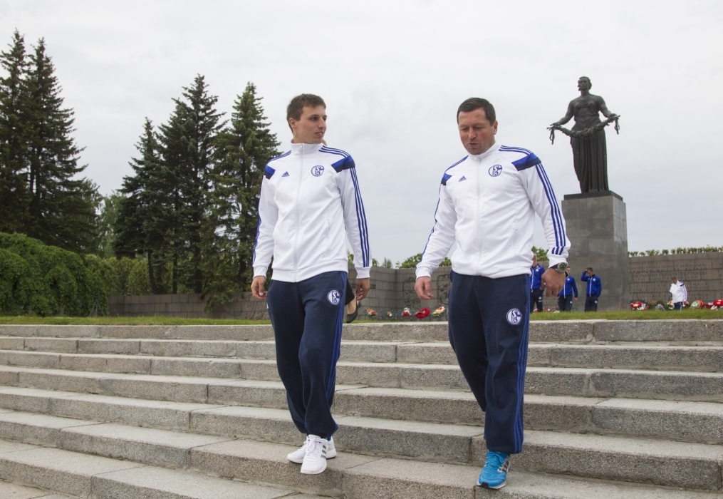 «Шальке 04» побывали на Пискаревском Мемориале