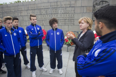 «Шальке 04» побывали на Пискаревском Мемориале