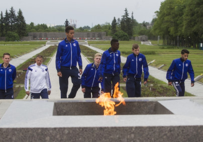 «Шальке 04» побывали на Пискаревском Мемориале