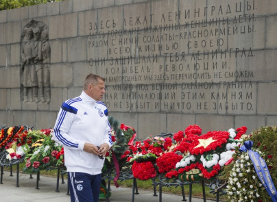 «Шальке 04» побывали на Пискаревском Мемориале