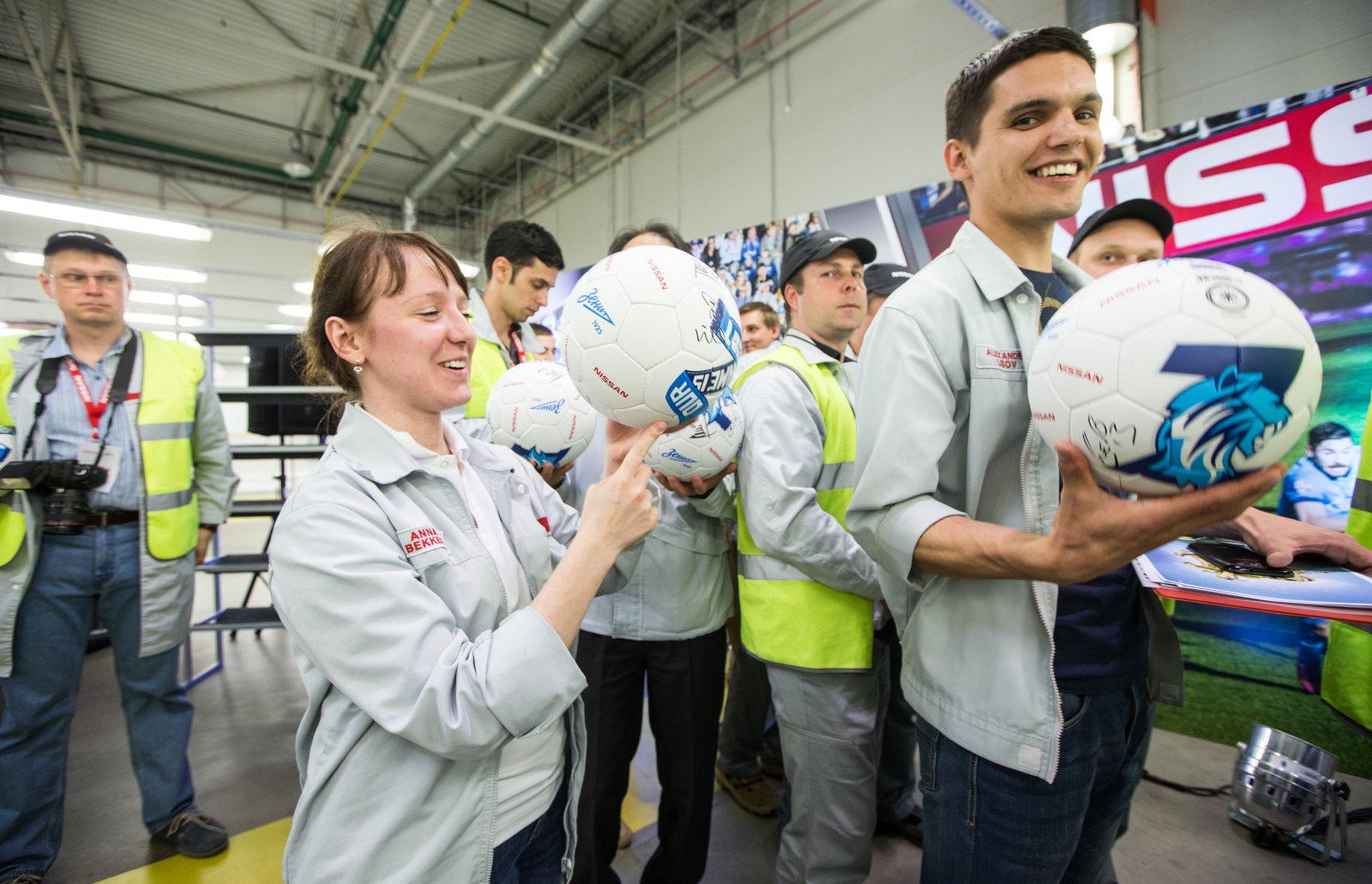 Церемония вручения ключей от автомобилей Nissan игрокам ФК «Зенит»