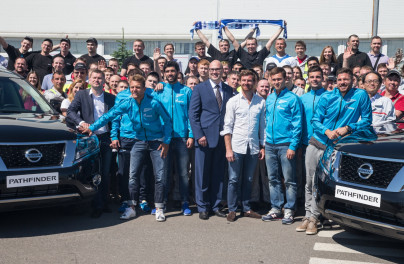 Церемония вручения ключей от автомобилей Nissan игрокам ФК «Зенит»