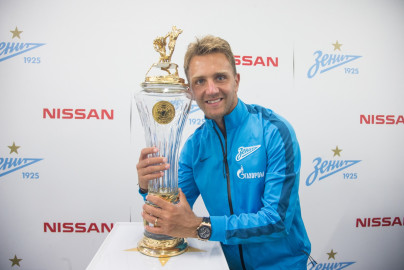 Церемония вручения ключей от автомобилей Nissan игрокам ФК «Зенит»