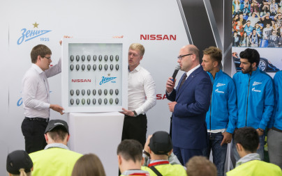 Церемония вручения ключей от автомобилей Nissan игрокам ФК «Зенит»