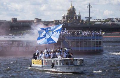 Водный проход болельщиков «Зенита» перед матчем «Зенит» — «Терек»