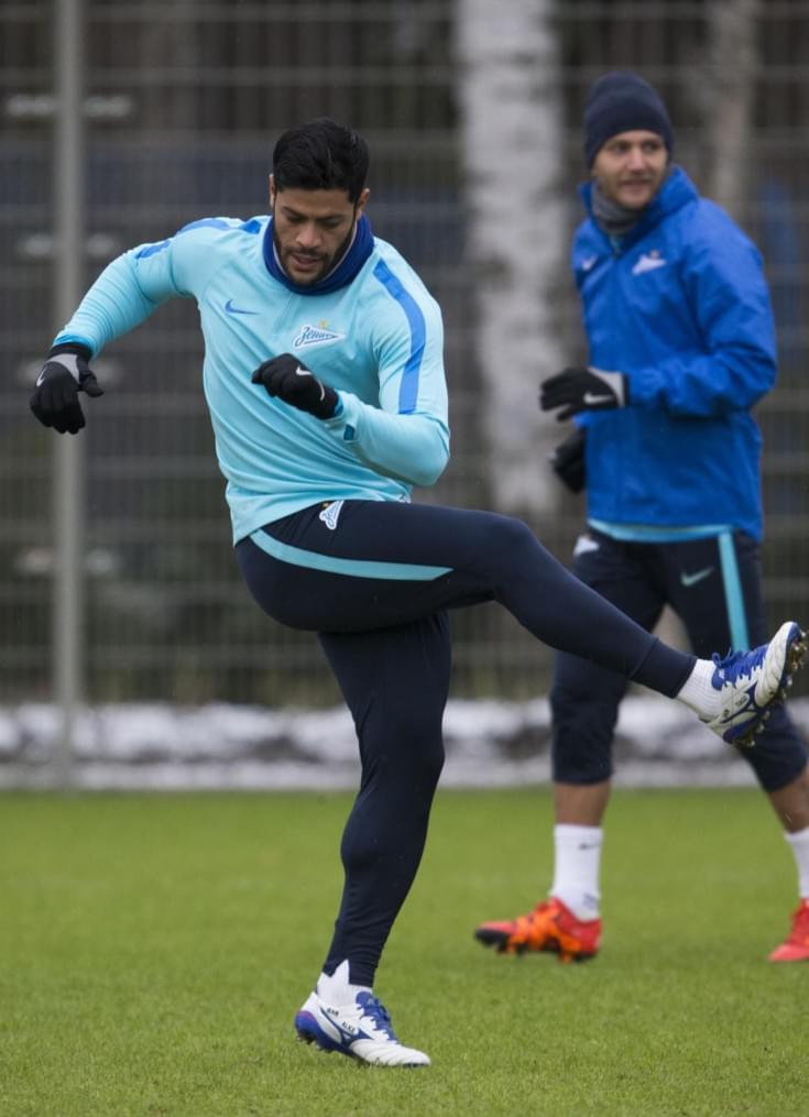 Открытая тренировка «Зенита» перед матчем Лиги Чемпионов УЕФА с «Валенсией»