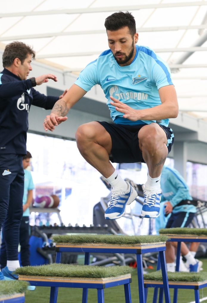 «Газпром»-тренировочные сборы в Дохе: 15 января, утренняя тренировка