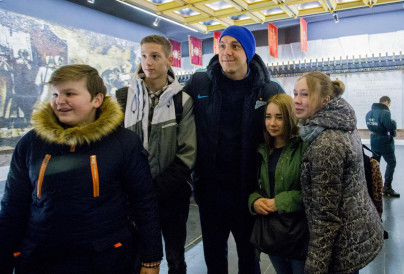 Футболисты ФК «Зенит» возложили цветы к Монументу героическим защитникам Ленинграда