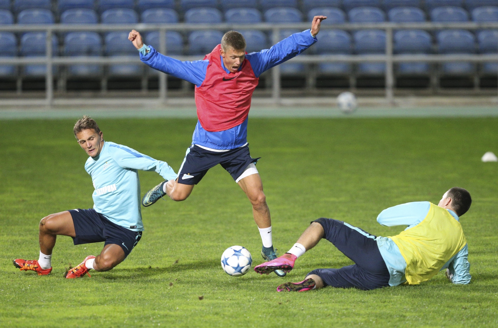 Второй «Газпром»-тренировочный сбор в Фару: 27 января, вечерняя тренировка