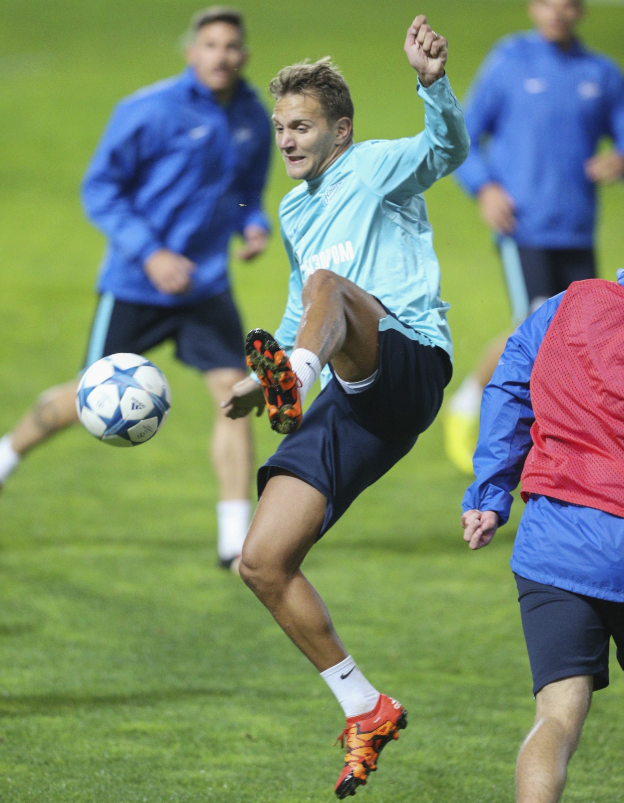 Второй «Газпром»-тренировочный сбор в Фару: 27 января, вечерняя тренировка