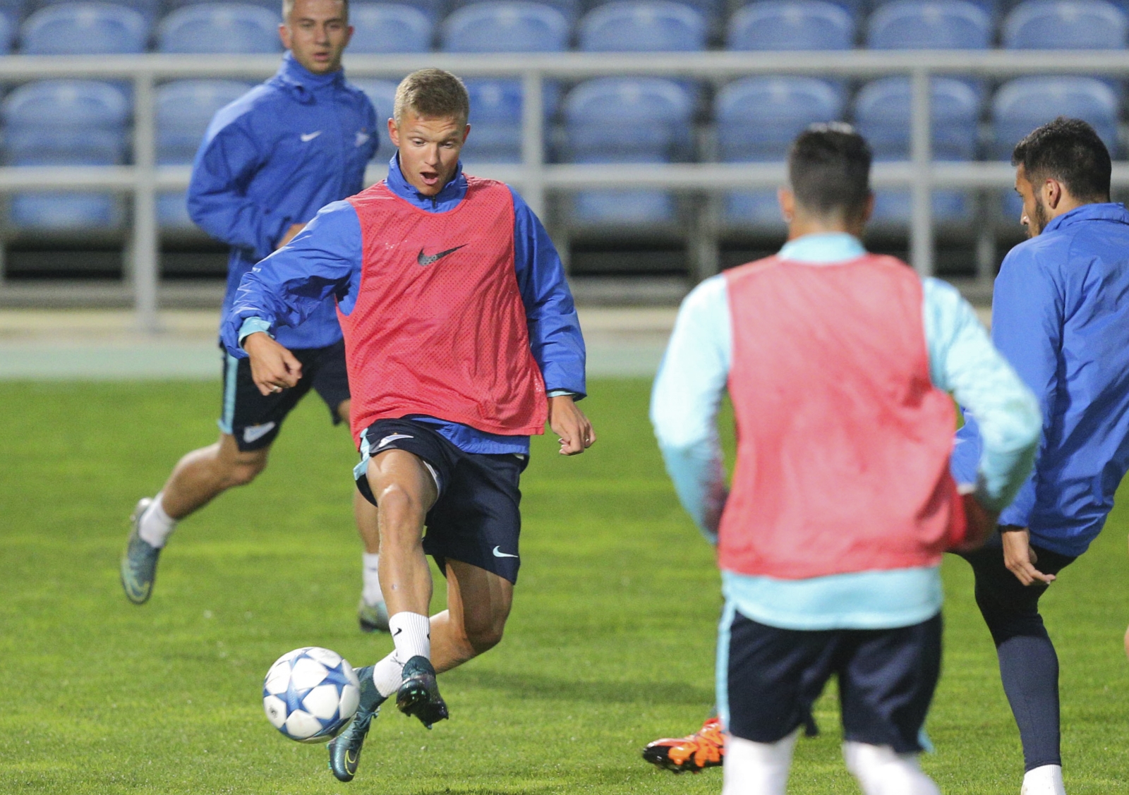 Второй «Газпром»-тренировочный сбор в Фару: 27 января, вечерняя тренировка