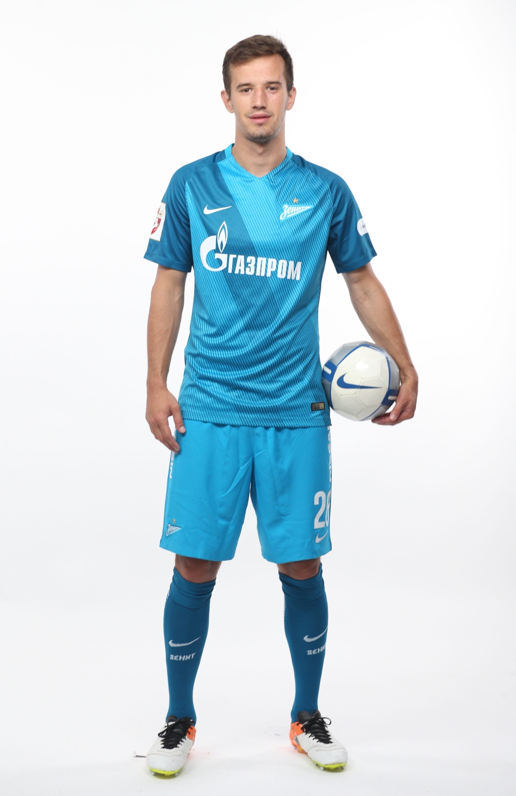 Фотосессия футболистов и тренеров основного состава ФК «Зенит» сезона 2016/2017