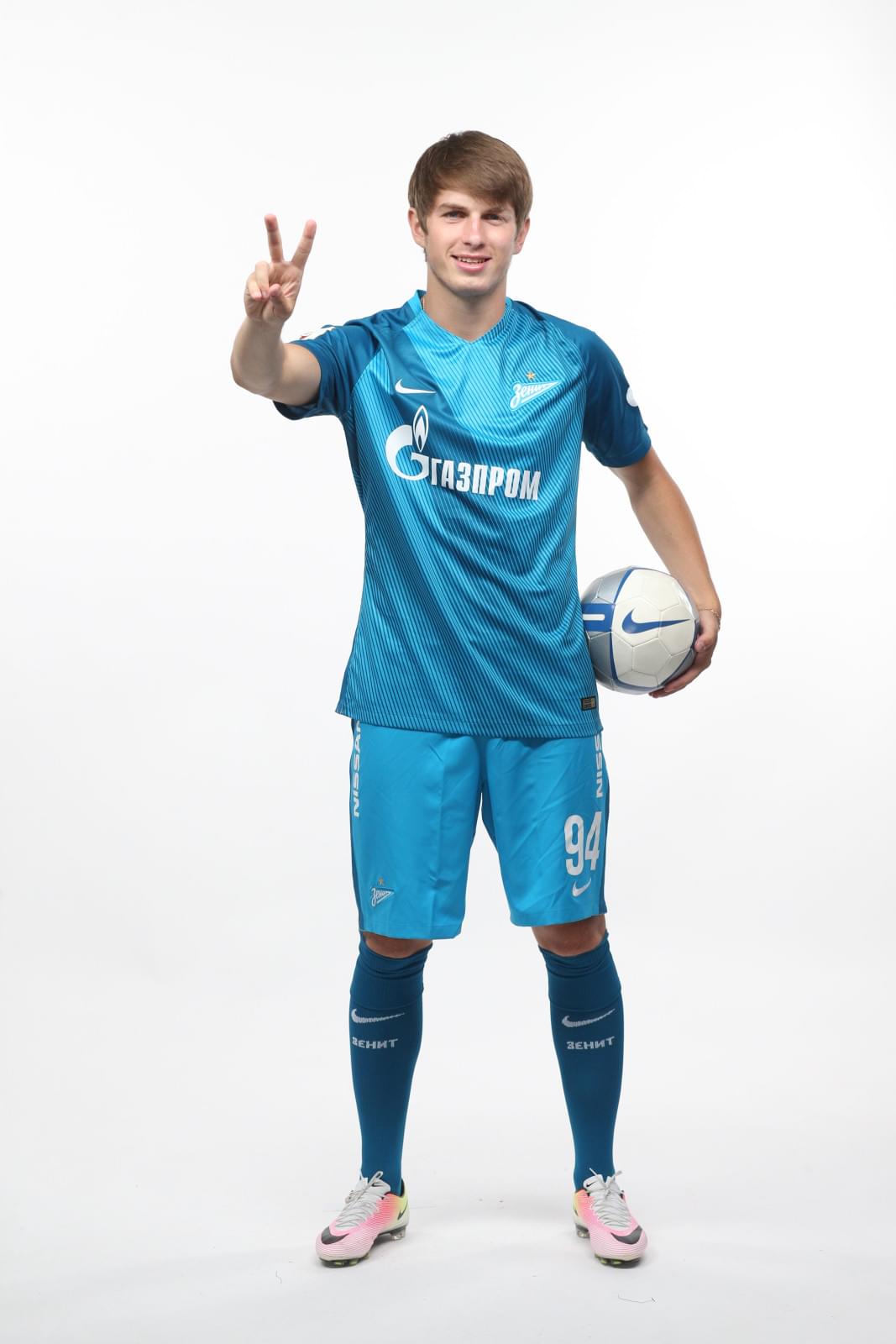 Фотосессия футболистов и тренеров основного состава ФК «Зенит» сезона 2016/2017