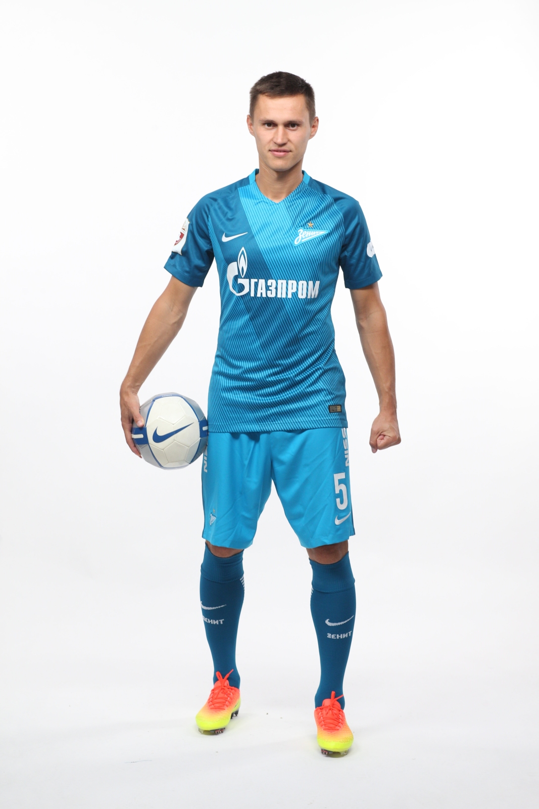 Фотосессия футболистов и тренеров основного состава ФК «Зенит» сезона 2016/2017