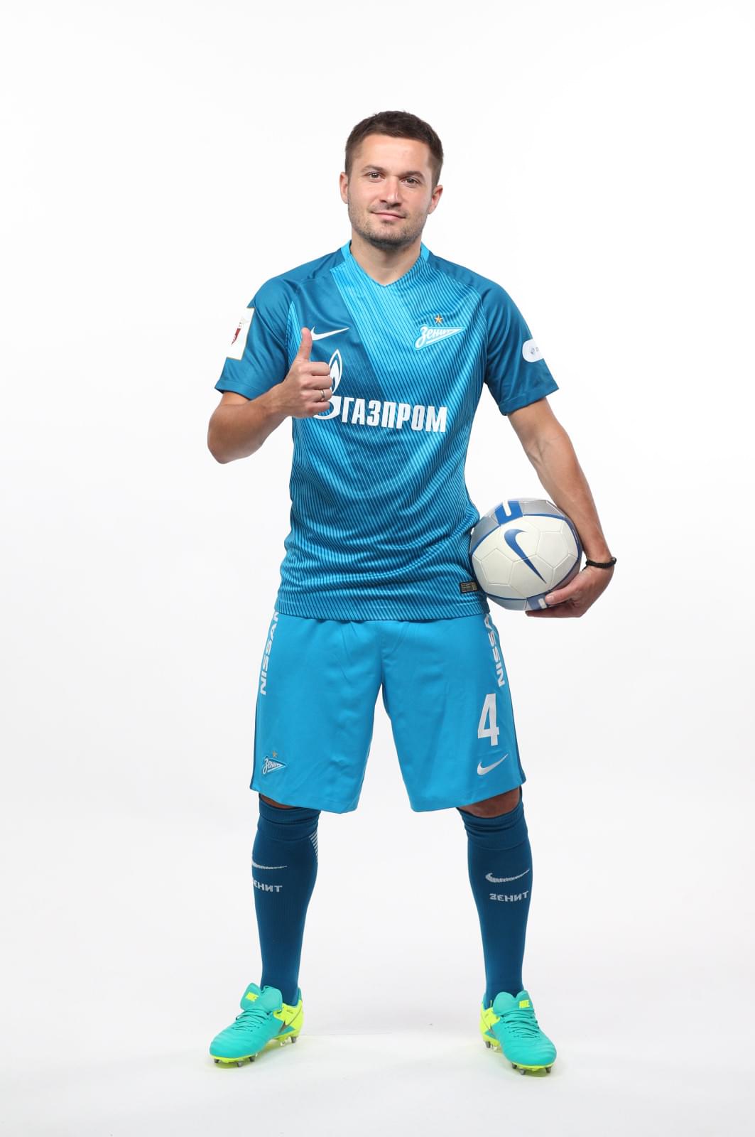 Фотосессия футболистов и тренеров основного состава ФК «Зенит» сезона 2016/2017