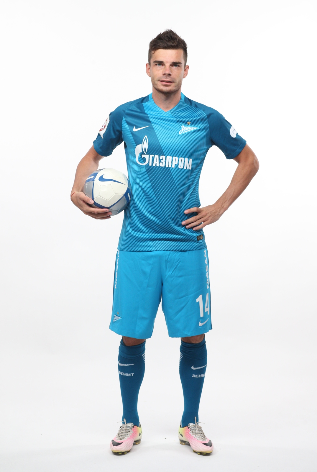 Фотосессия футболистов и тренеров основного состава ФК «Зенит» сезона 2016/2017