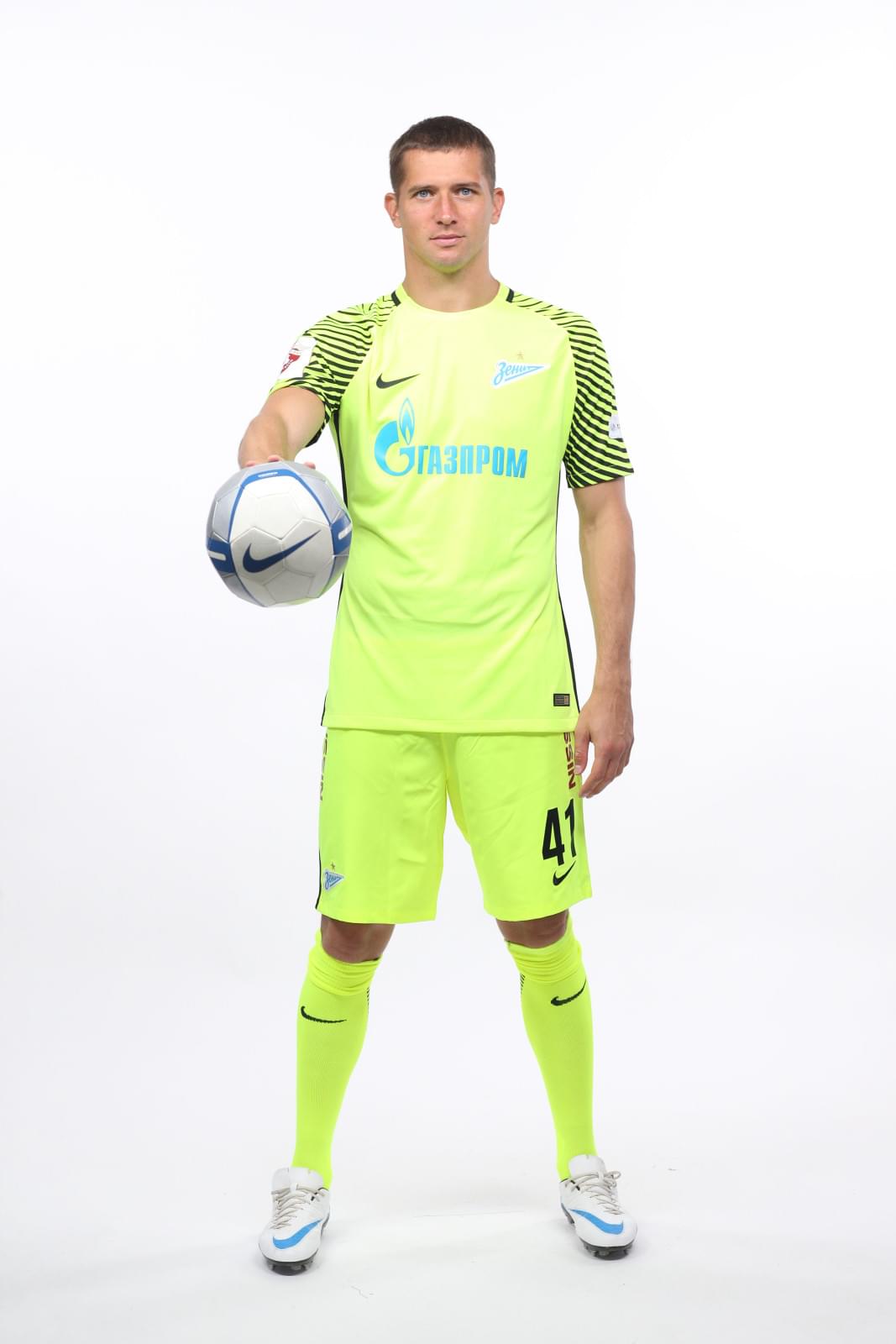 Фотосессия футболистов и тренеров основного состава ФК «Зенит» сезона 2016/2017