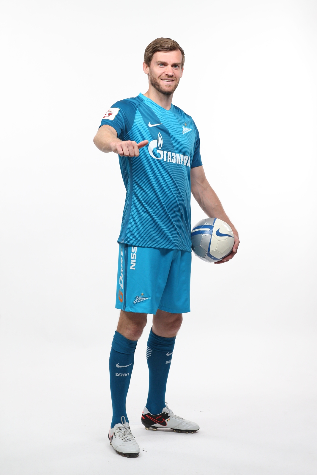 Фотосессия футболистов и тренеров основного состава ФК «Зенит» сезона 2016/2017