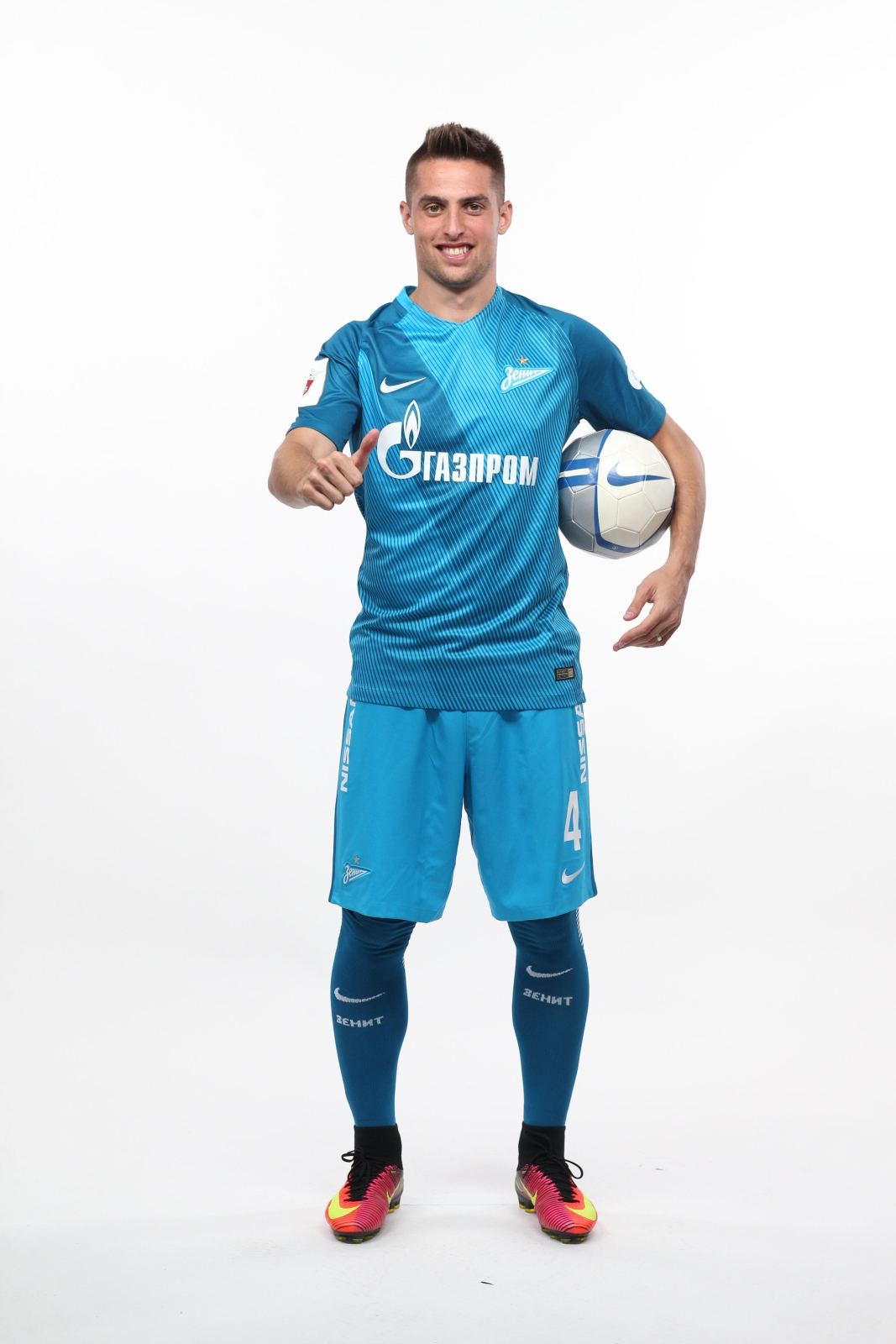 Фотосессия футболистов и тренеров основного состава ФК «Зенит» сезона 2016/2017